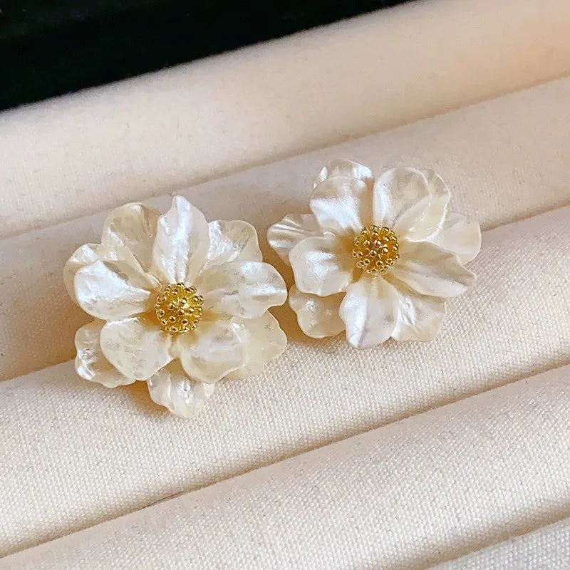 Elegant White Flower Stud Earrings